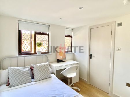 YOHO Aldgate East Room 1 Room 2 Room 3 Room 4 - Photo 4