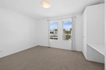 Lifestyle & Convenience Combined! - Photo 4