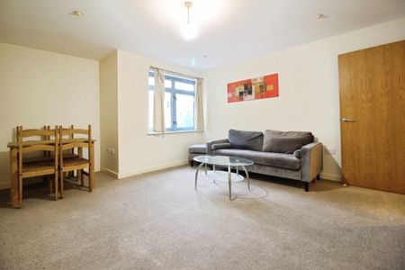 Wellington House Wellington Street, Swindon, Swindon, SN1 - Photo 3