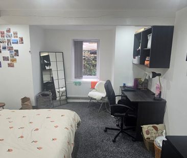 3 Bed - Flat 1, 24 Kensington Terrace, Hyde Park, Leeds - LS6 1BE -... - Photo 5