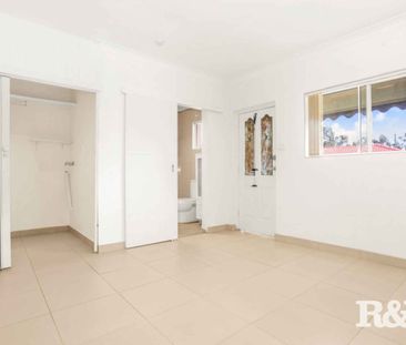 COSY GRANNY FLAT! - Photo 4