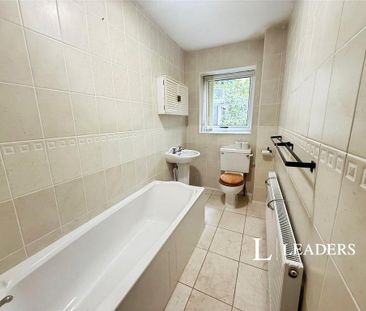 3 bedroom terraced house to rent - Photo 4