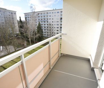 Balkon / Aufzug / Bad mit Fenster - Photo 2