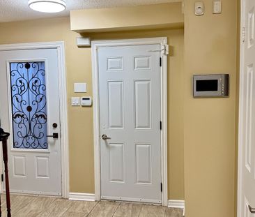 For Lease - 3211 Valcourt Crescent, Mississauga, Ontario - Photo 5