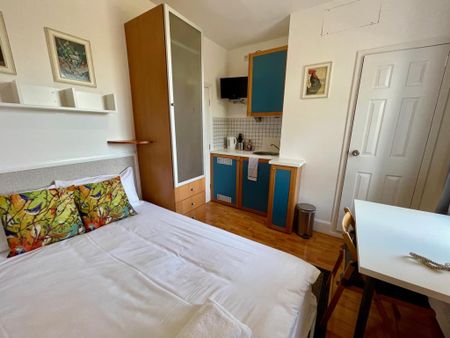 Flat 402 Fulham Palace Road, Fulham W6 9HH - Photo 2