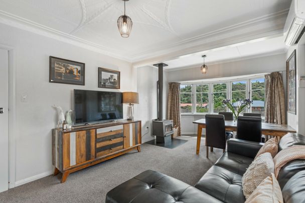 Beautifully presented and in a family friendly location! - Photo 1