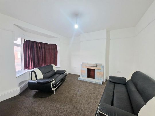 5 bedroom terraced house to rent - Photo 1