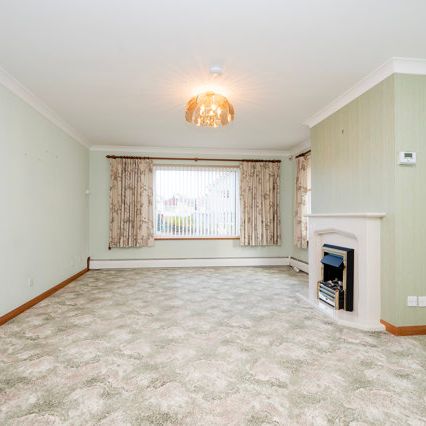 2 Beechwood Gardens, AB32 6YE, Westhill - Photo 1