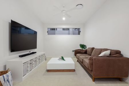 Waterfront Paradise on Coolum Parade - Photo 5