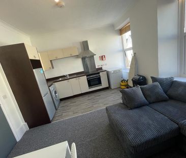 3 bedroom house share to rent - Photo 2