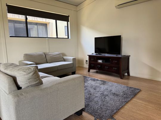 FULLY FURNISHED UNIT - JUST BRING YOUR CLOTHES - Photo 1