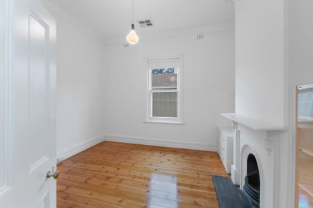 Open the Door to Timeless Elegance - Photo 5