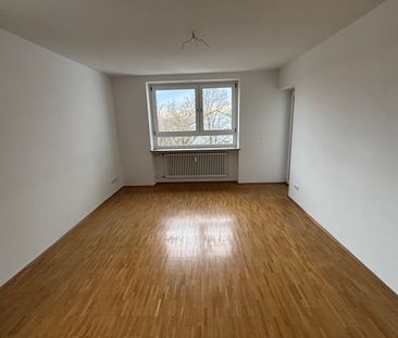 Schöne 3,5-Zimmer-Wohnung in familienfreundlicher Lage von Moosach - Photo 2