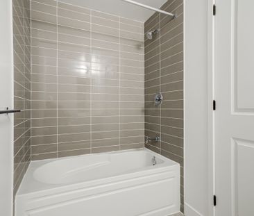 For Lease - 2333 Khalsa Gate Unit# 406, Oakville, Ontario - Photo 4