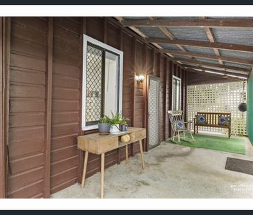 MODERN COTTAGE LIVING ON THE RANGE! - Photo 5