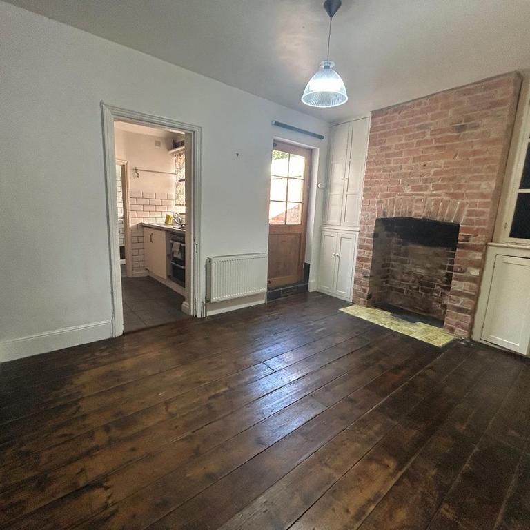 2 bedroom terraced house to rent - Photo 1