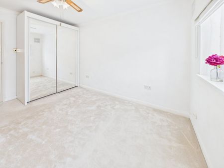 High Street, Colnbrook, Slough,SL3 - Photo 2
