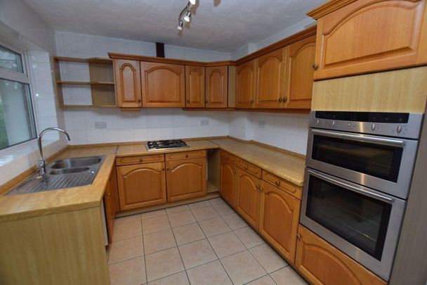 3 bedroom detached bungalow to rent - Photo 1