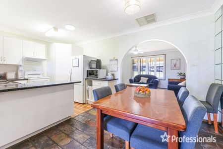 5 Bedroom and 2 Bathrooms - Photo 4