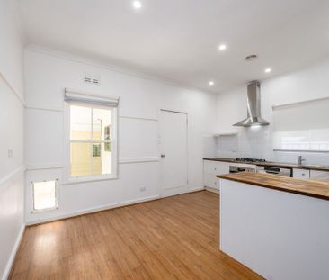 Well Presented & Maintained! - Photo 4