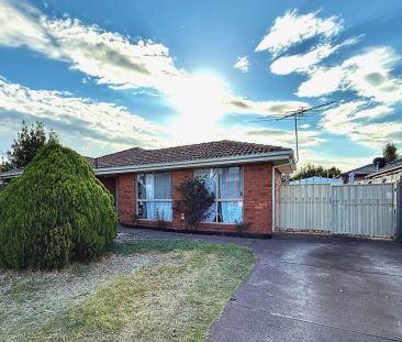133 Rosella Avenue, - Photo 1
