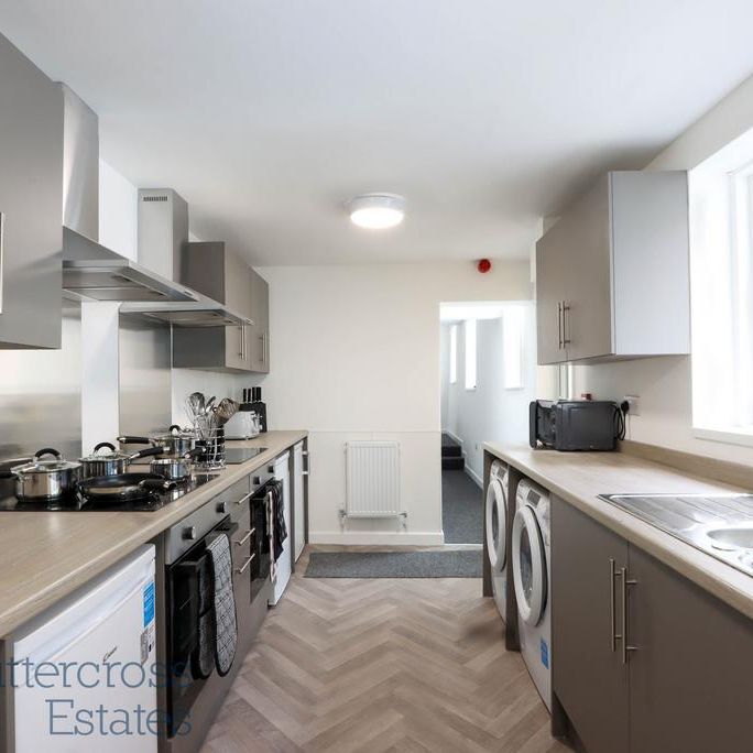 1 bedroom in a house share to rent - Photo 1