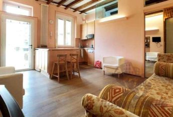 Студия рядом с метро Moscova