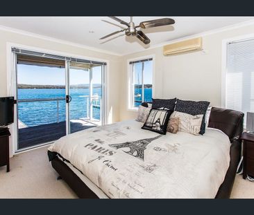 Waterfront Townhouse Offering Space, Comfort & Location - Photo 2