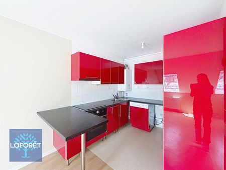 Appartement T3 FOUGERES à louer - Photo 2