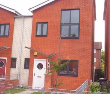 3 bedroom semi-detached house to rent - Photo 5