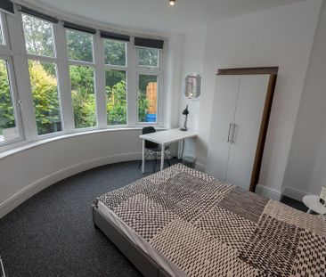 6 bedroom semi-detached house to rent - Photo 2