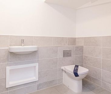 Robins Pasture, Warrington, Lymm - Photo 1