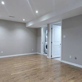 Renovated One Bedroom Toronto Basement Apartment in Great Area! - Photo 2