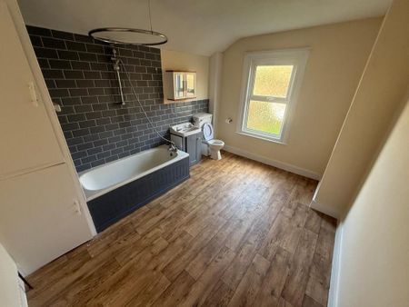 2 bedroom terraced house to rent - Photo 3
