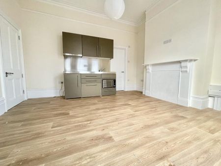 1 bedroom flat to rent - Photo 3