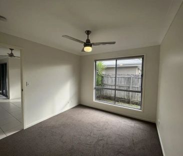 “Peaceful Family Home Opposite Parklands” - Photo 2