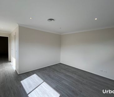 Renovated 3 bedroom townhome - Photo 2