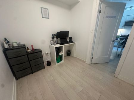 For Lease - 50 Wellesley Street Unit# 1609, Toronto, Ontario - Photo 2