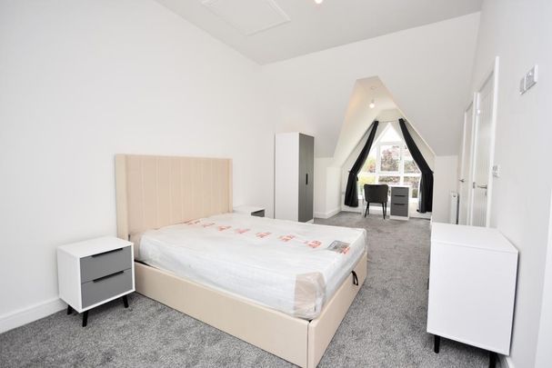 1 bedroom in a house share to rent - Photo 1