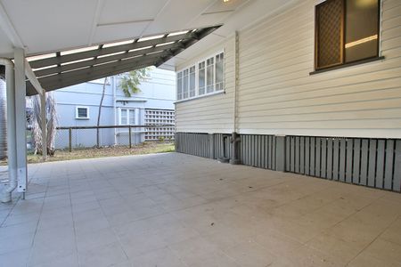 22b Moffatt Street, Ipswich QLD 4305 - House For Rent | Domain - Photo 3