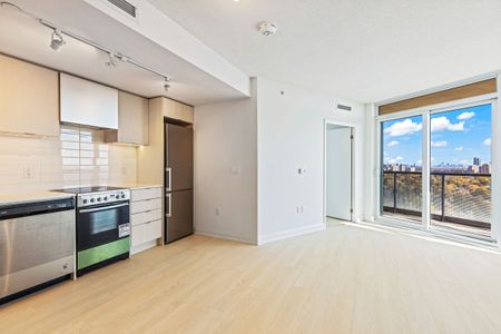 For Lease - 30 Gibbs Road Unit# 2007, Toronto, Ontario - Photo 4