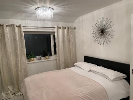 3 Bed Semi-Detached House, Brookhill Avenue, LS17 - Photo 5