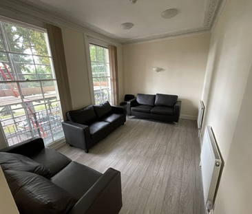 1 Bed Student Accommodation - Photo 2