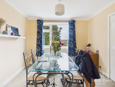 5 bedroom semi-detached house to rent - Photo 3