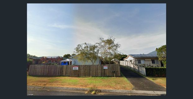 2 bedroom duplex with a private enclosed yard - Photo 1