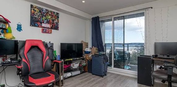 immaculate one-bedroom unit with panoramic OCEAN + MOUNTAIN views - Photo 2