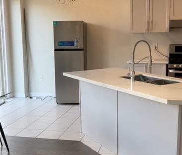 For Lease - 472 Carbert Crescent, Milton, Ontario - Photo 2