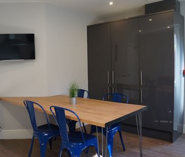 5 Bed Terraced House, Ferndale Road, L15 - Photo 3