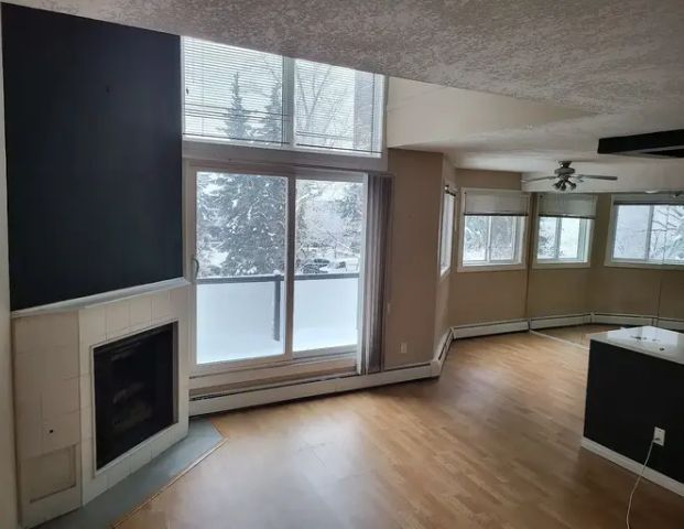 DOWNTOWN LOFT WITH WORK DEN, Available Immediately!!! | 14 - 711 3 Ave SW, Calgary - Photo 1