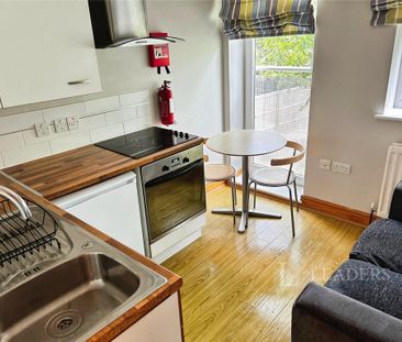 Studio to rent - Photo 3